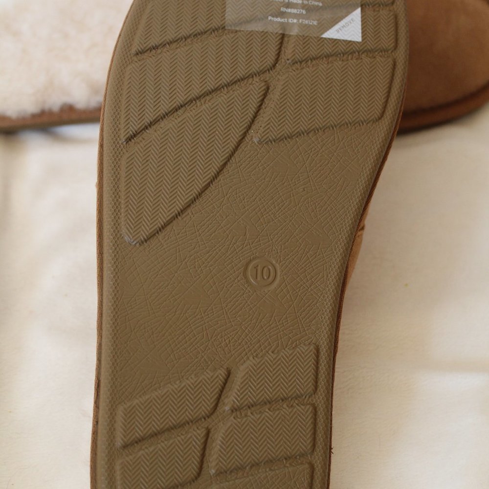 NIB UGG MEN'S SUEDE SHEARLING SCUFF SLIP ON SLIPPERS CHESTNUT - Picture 8 of 9